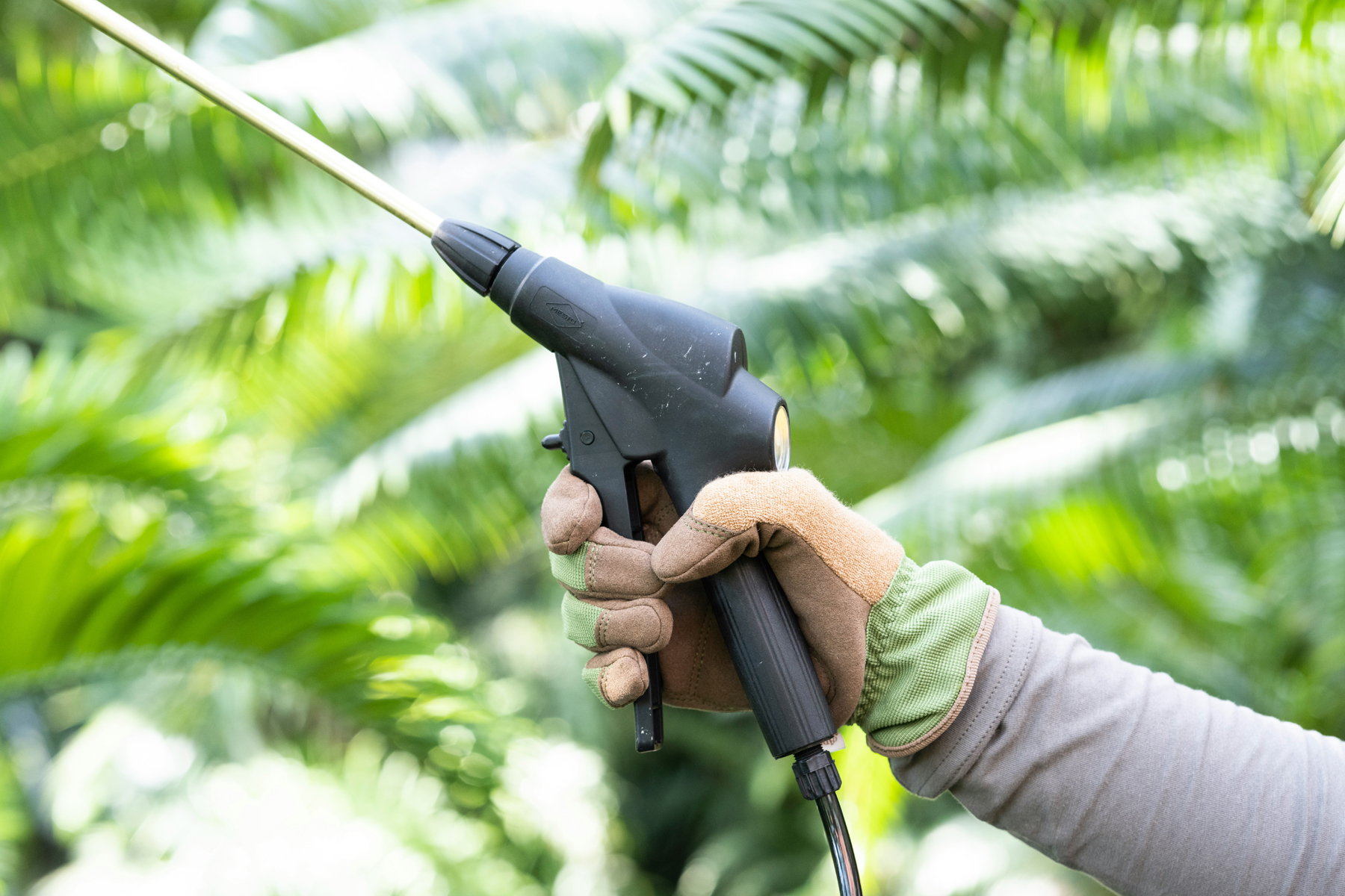 Hochdruckreiniger bei der Reinigung im Außenbereich